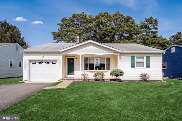 60 WHITMORE DR, Toms River, NJ 08757