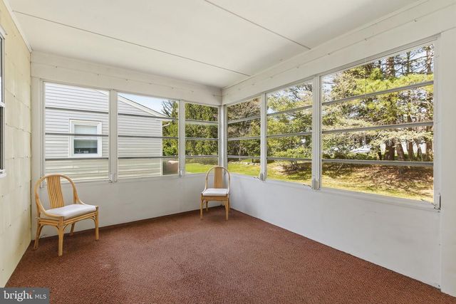 60 WHITMORE DR, Toms River, NJ 08757