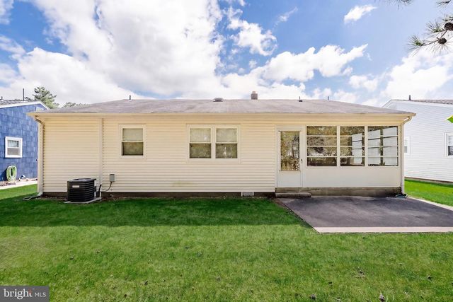 60 WHITMORE DR, Toms River, NJ 08757