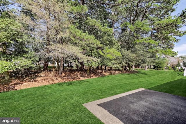 60 WHITMORE DR, Toms River, NJ 08757