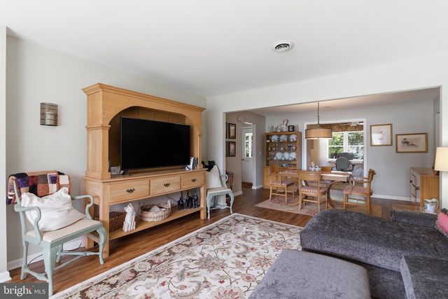 60 WHITMORE DR, Toms River, NJ 08757