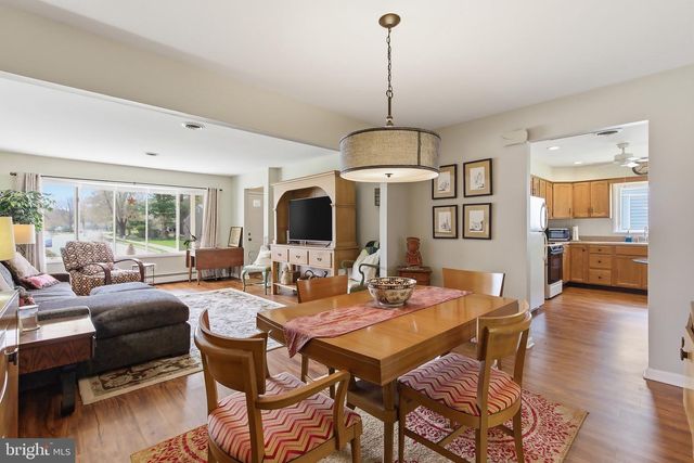 60 WHITMORE DR, Toms River, NJ 08757