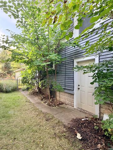 1225 W Oakdale Drive, Fort Wayne, IN 46807