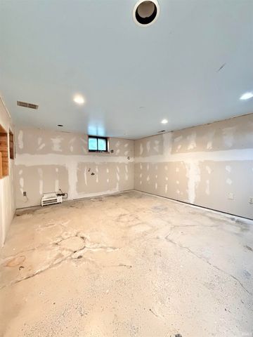1225 W Oakdale Drive, Fort Wayne, IN 46807