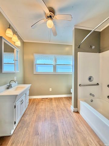 1225 W Oakdale Drive, Fort Wayne, IN 46807