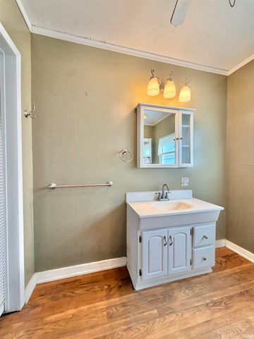 1225 W Oakdale Drive, Fort Wayne, IN 46807