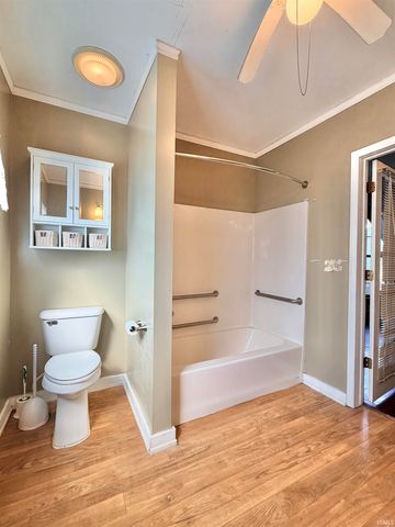 1225 W Oakdale Drive, Fort Wayne, IN 46807