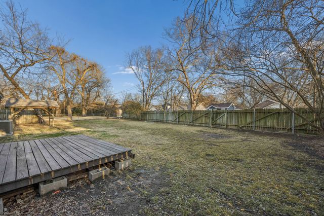 900 W Sycamore Street, Sherman, TX 75092