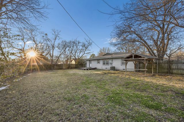 900 W Sycamore Street, Sherman, TX 75092