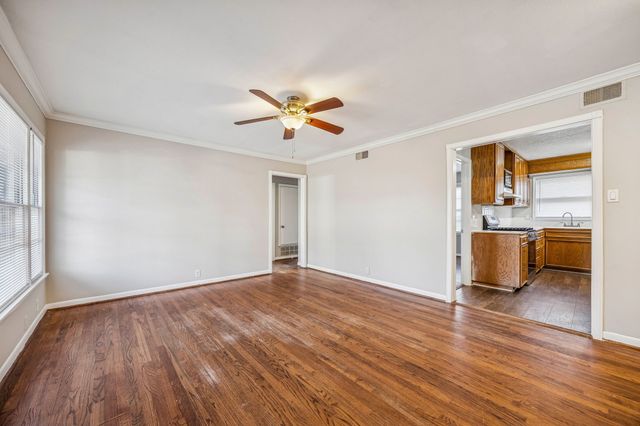 900 W Sycamore Street, Sherman, TX 75092