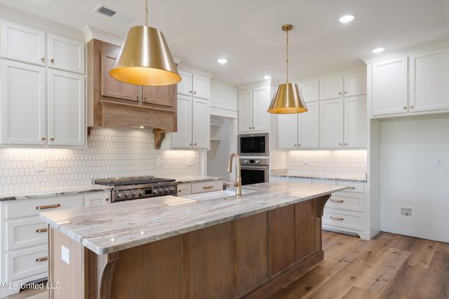 5452 Grayson Way, Hernando, MS 38632