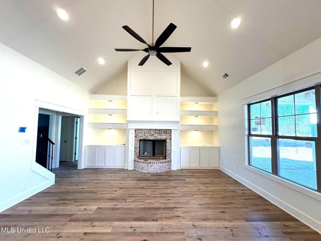 5452 Grayson Way, Hernando, MS 38632