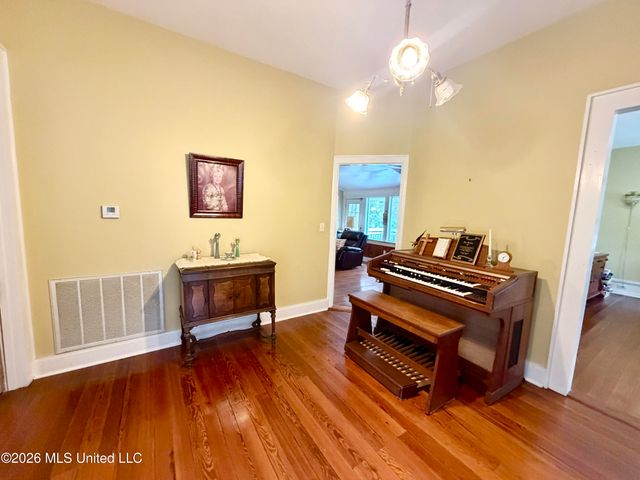 3807 Dantzler Street, Moss Point, MS 39563