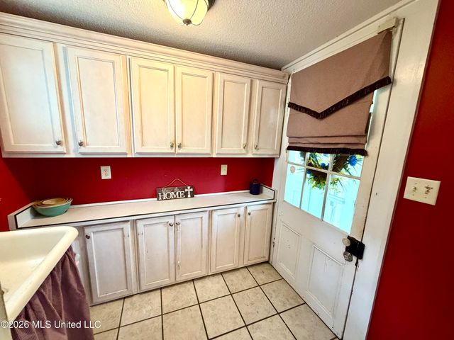 3807 Dantzler Street, Moss Point, MS 39563