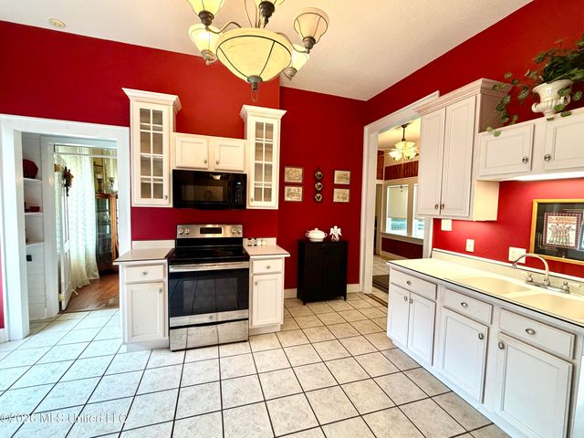 3807 Dantzler Street, Moss Point, MS 39563