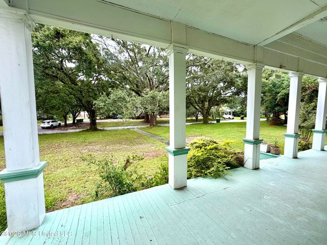 3807 Dantzler Street, Moss Point, MS 39563