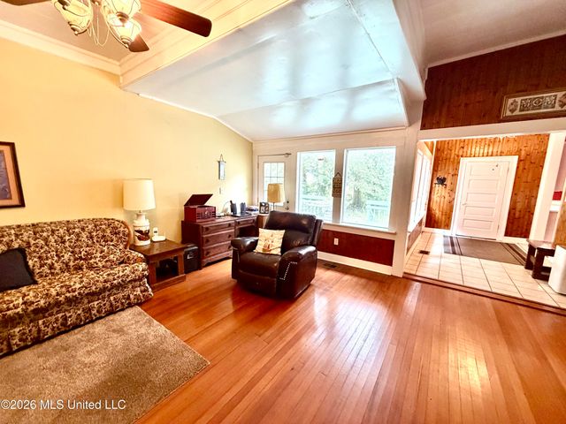 3807 Dantzler Street, Moss Point, MS 39563