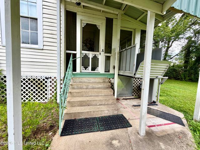 3807 Dantzler Street, Moss Point, MS 39563
