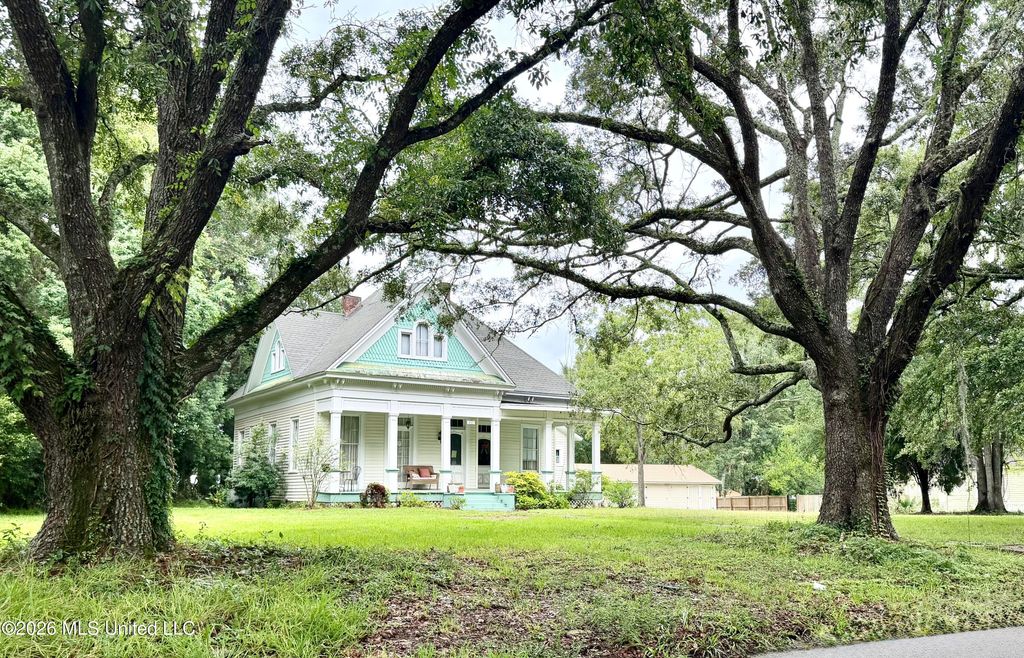 3807 Dantzler Street, Moss Point, MS 39563