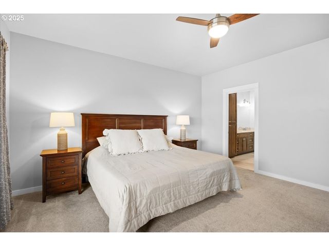 811 PEBBLE CREEK St, Sutherlin, OR 97479