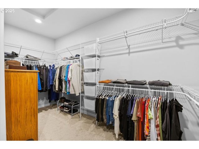 811 PEBBLE CREEK St, Sutherlin, OR 97479