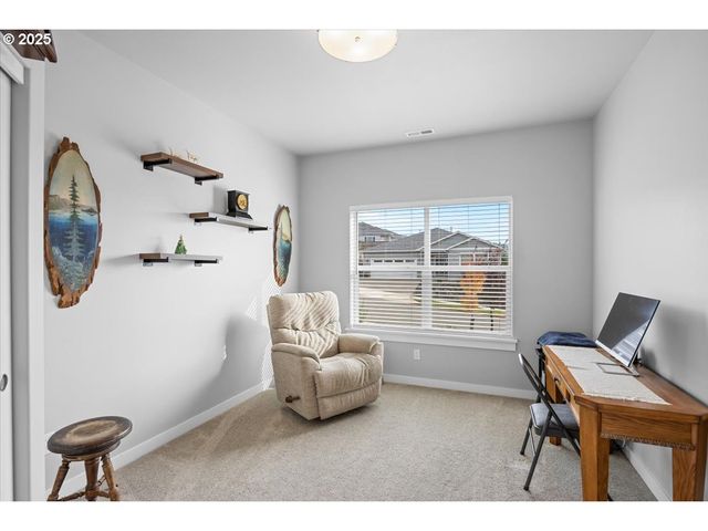 811 PEBBLE CREEK St, Sutherlin, OR 97479