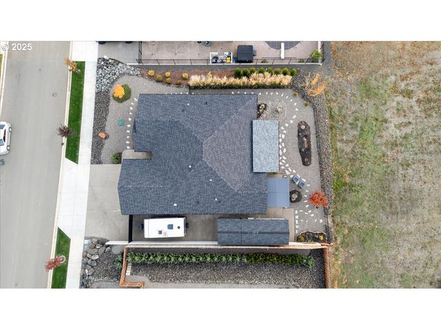 811 PEBBLE CREEK St, Sutherlin, OR 97479