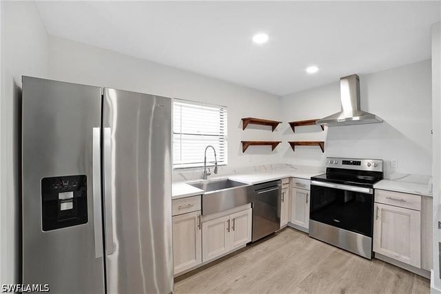 1160 Michigan AVE, Naples, FL 34103
