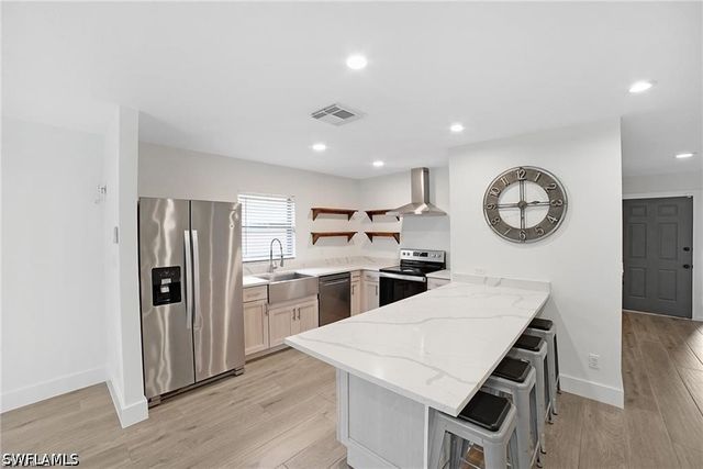 1160 Michigan AVE, Naples, FL 34103