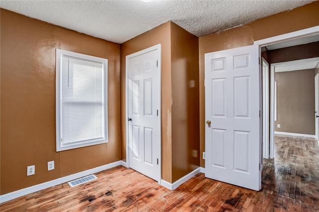 4928 N Topping Avenue, Kansas City, MO 64119