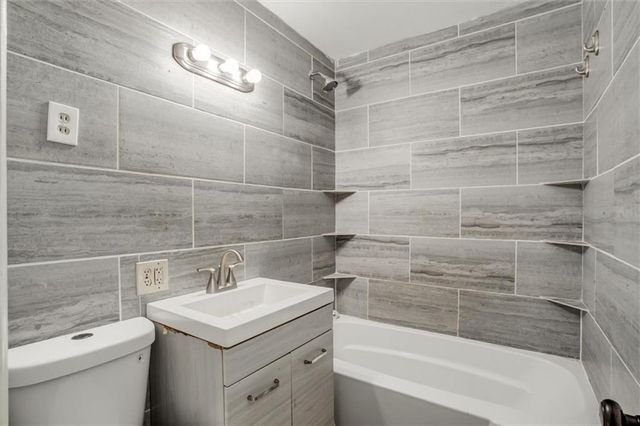 4928 N Topping Avenue, Kansas City, MO 64119