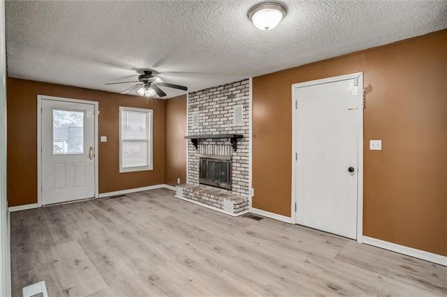 4928 N Topping Avenue, Kansas City, MO 64119