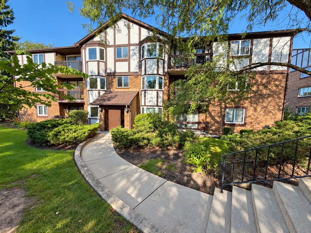 6820 Joliet Road 9, Indian Head Park, IL 60525 — exterior