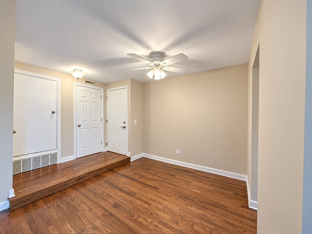 6820 Joliet Road 9, Indian Head Park, IL 60525 — photo 3