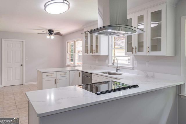 5022 Green Oak Drive SW, Lilburn, GA 30047