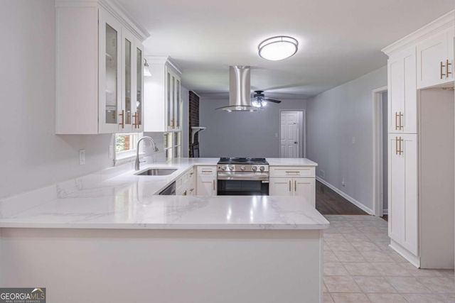 5022 Green Oak Drive SW, Lilburn, GA 30047