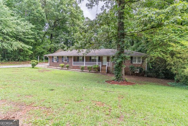 5022 Green Oak Drive SW, Lilburn, GA 30047