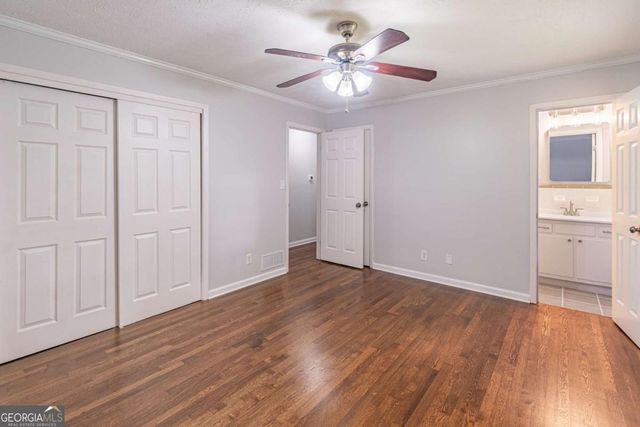 5022 Green Oak Drive SW, Lilburn, GA 30047