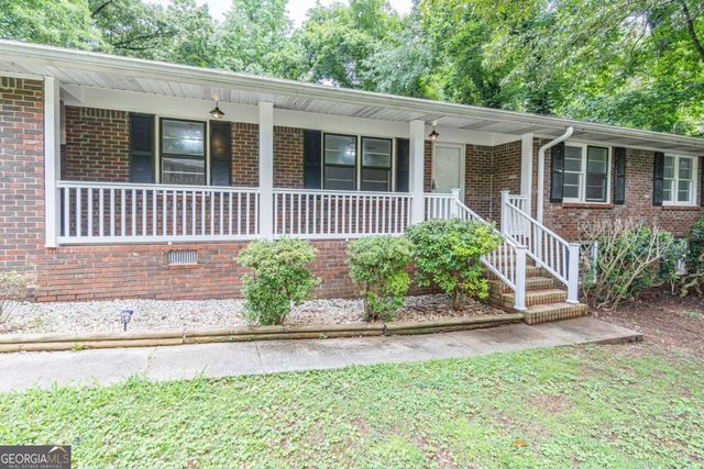 5022 Green Oak Drive SW, Lilburn, GA 30047