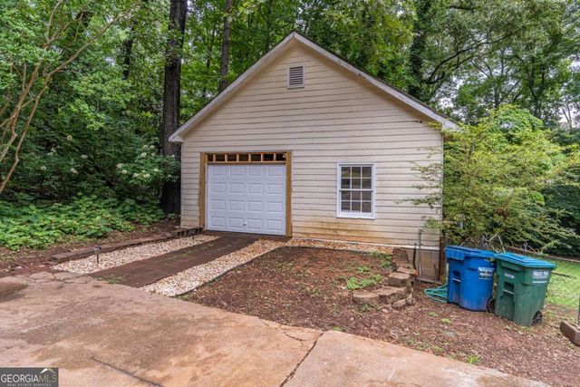 5022 Green Oak Drive SW, Lilburn, GA 30047