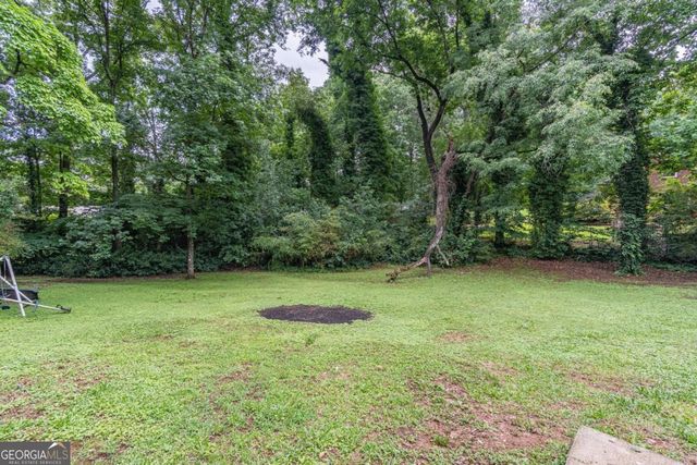 5022 Green Oak Drive SW, Lilburn, GA 30047