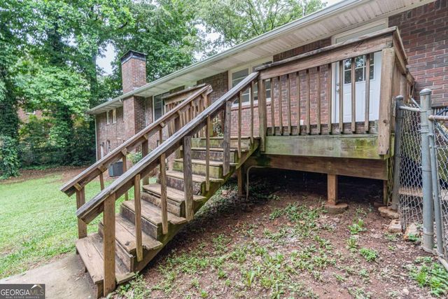 5022 Green Oak Drive SW, Lilburn, GA 30047
