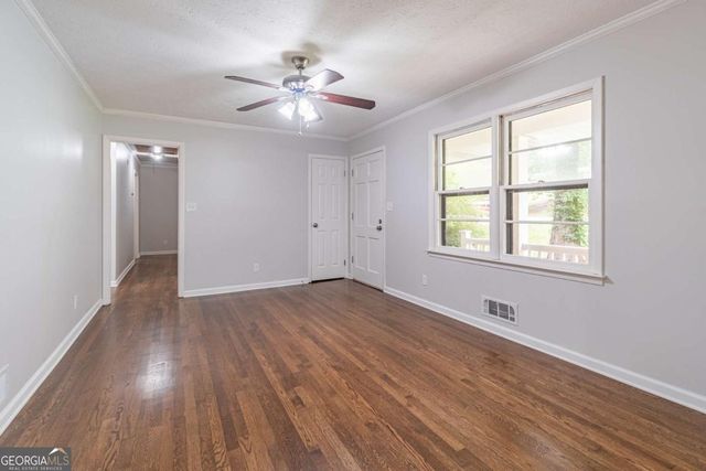 5022 Green Oak Drive SW, Lilburn, GA 30047