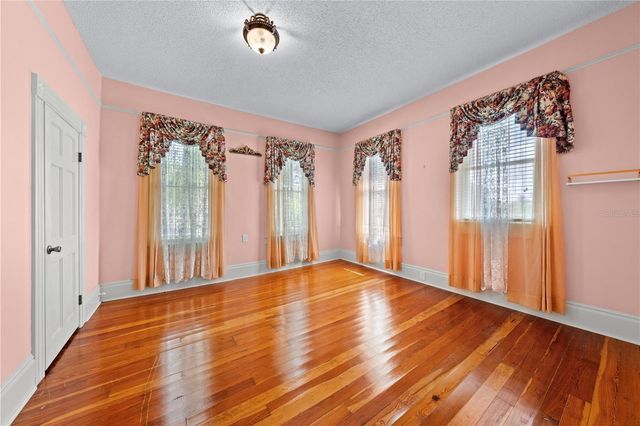 212 S CLYDE AVENUE, Kissimmee, FL 34741