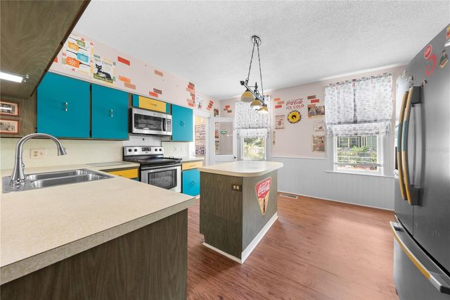 212 S CLYDE AVENUE, Kissimmee, FL 34741