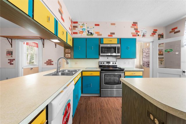 212 S CLYDE AVENUE, Kissimmee, FL 34741