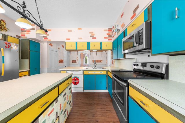 212 S CLYDE AVENUE, Kissimmee, FL 34741