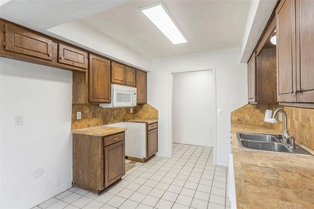 8813 Rambling Road, Oklahoma City, OK 73132