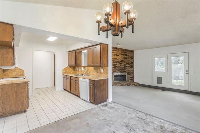8813 Rambling Road, Oklahoma City, OK 73132