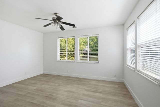 5176 W Oslin Avenue, Fresno, CA 93722
